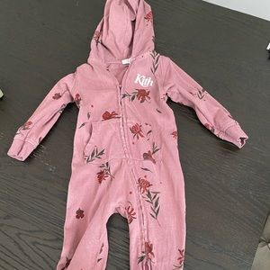 Kith onesie 12-18 months worn but good condition